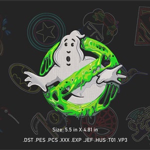 Op de afbeelding: Groen en wit geborduurd patch van het Ghostbusters-logo met een geestfiguur in het logo. De patch is 5,5 inch bij 4,81 inch. De beschikbare bestandsformaten zijn DST, PES, PCS, XXX, EXP, JEF, HUS, TO1 en VP3.