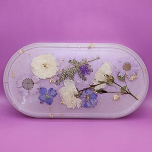 Real Pressed flower resin jewelry tray with gold leaf, gift for her, housewarming, trinket