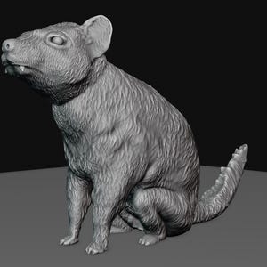 Könnte beinhalten: Graue, dreidimensionale Darstellung einer rattenartigen Kreatur. Das Tier sitzt, der Kopf ist nach oben gedreht. Das Fell ist strukturiert und der Schwanz ist lang und gebogen. Der Hintergrund ist dunkel.