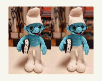 Crochet Pattern Brainy Smurf | Amigurumi Character Plush with Hat, Glasses & Book | Hebrew Language Only | Advanced Skill | Digital Download