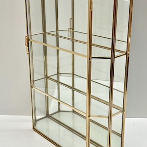 Realizzato interamente a mano - Display cabinet - Glass, Brass, 24 kt gold plated