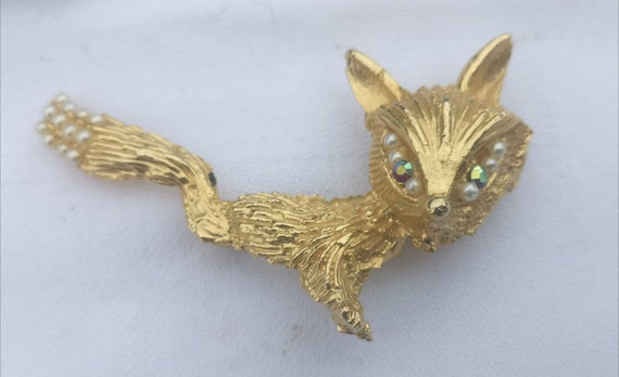 Vintage Glitsy Gold Coloured Fox with Coloured St… - image 2