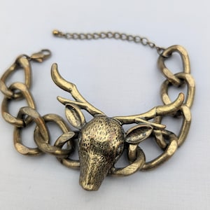 Unusual Vintage Chunky Chain Link Bracelet surmounted by a Stags Head
