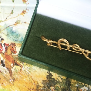 Vintage Gold Coloured Hunting Whip and Horseshoe Bar Brooch