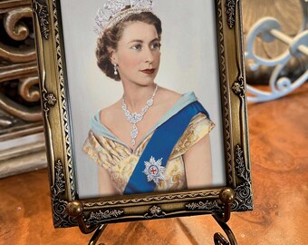 Scatolina Vintage Inglese Regina Elisabetta Casa Reale portapillole porcellana