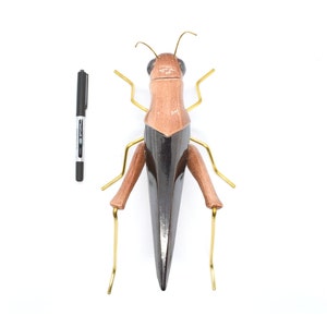 Antique Pink Grasshopper in Decorative Ceramic and Brass Vintage Collectible Figurine Unique Home Decor image 3