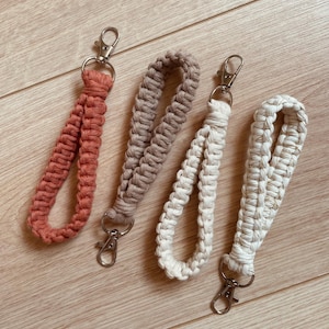 Macrame Loop Keychain – Handmade Boho Accessory, Bag Charm, Key Strap, Cotton Lanyard, Handcrafted Gift