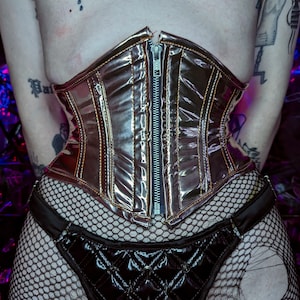 Whiney Waspie in gold