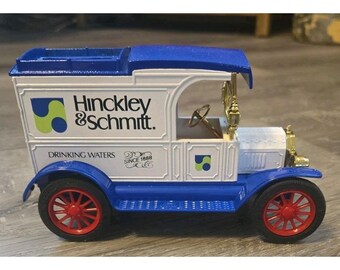 Ertl Hinckley  & Schmitt 1913 Ford Model T 1:25 Die Cast Bank