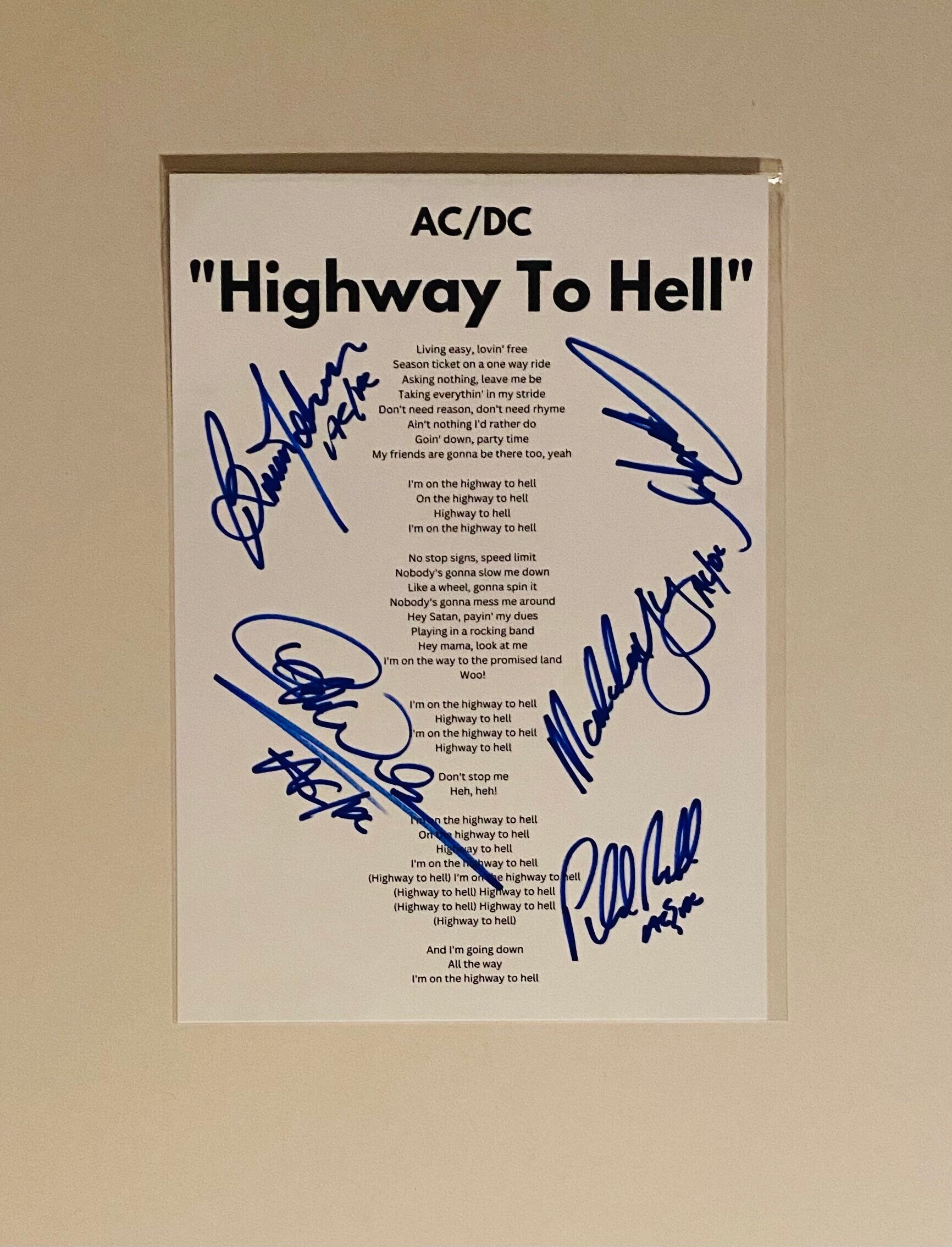 AC/DC – High Voltage Lyrics