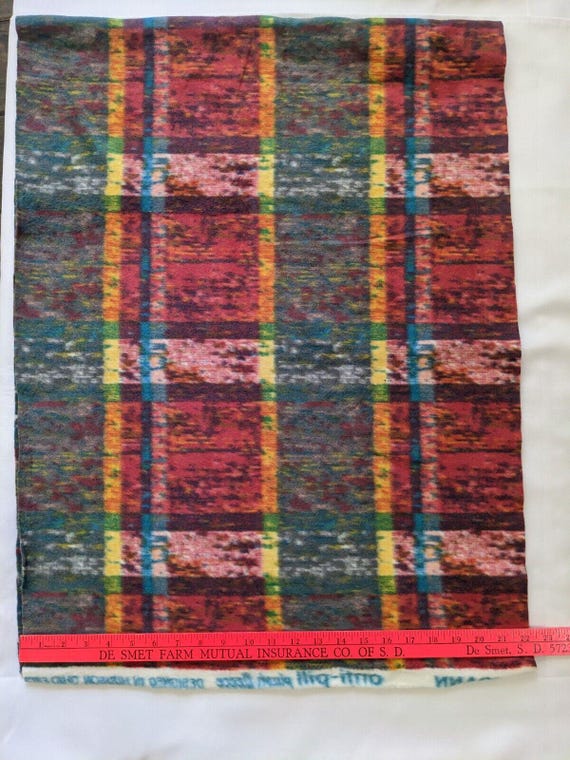 Beautiful Anti Pill Plush Red Green Yellow Fleece Fabric 22 X 58 - Main Image