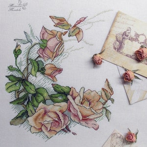 Rose Wreath Cross stitch garden pattern pdf - Pink Rose embroidery English garden cross stitch rose flower embroidery vintage cross stitch