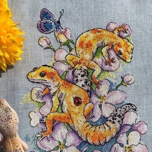 Lizards cross stitch floral pattern pdf - Golden Lizards embroidery fantasy cross stitch Asian needlepoint King Lizzard cross stitch chart