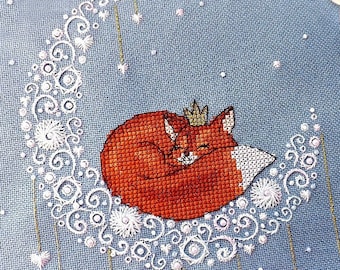 Wzór krzyżykowy Fox Baby Moonlight w formacie PDF - Księżycowy haft krzyżykowy Fox Asleep Whitework Haft gwiazdki Haft krzyżykowy Srebrny Księżyc Blackwork DMC