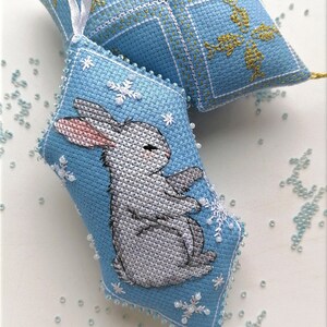 Kanin Korsstygn Biscornu pdf mönster - Toy Candy Broderi Blackwork Korsstygn Rolig Kanin Biscornu Nålspets DMC ornament