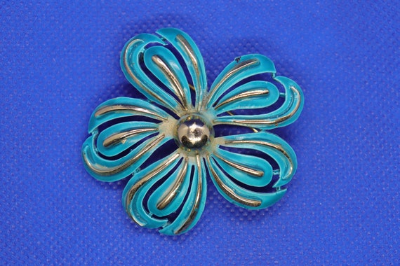 Vintage CORO flower brooch 1940s - image 1