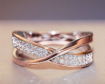 14k Rose Gold zweifarbiger Ring, runder Moissanit Diamant Criss Cross Ring, Damen Crossover Verlobungsring & Ehering, Verlobungsgeschenk Ring