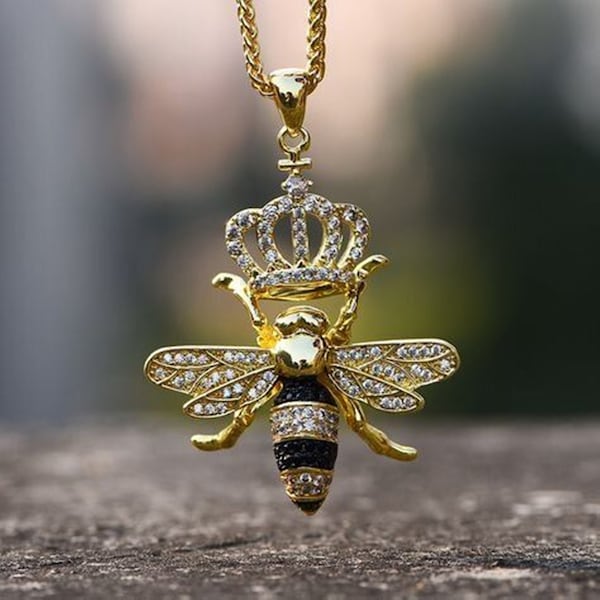 Queen Bee Crown Pendant, Black & White Round Diamond Queen Bee Pendant, Honey Bee Charm, 14K Yellow Gold Bee Pendant, Woman's Fine Jewelry