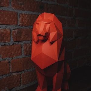 Papercraft 3D SENTADO LEÓN FIGURA pepakura Plantilla Pdf Bajo poligonal Escultura de papel Diy Decoración hogar loft oficina animal león amante regalo niños imagen 5