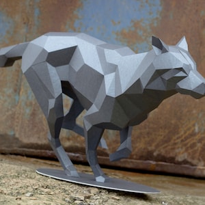 Papercraft 3D RUNNING WOLF FIGURE Pepakura Low Poly Paper - Etsy