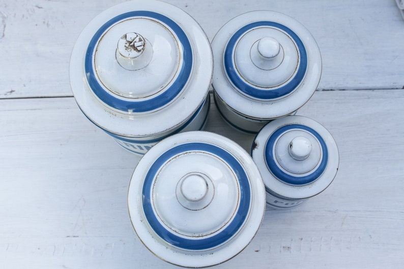 vintage Labeled Kitchen Canisters, St Gervais Blue & White Pots de cuisine émaillés Décor rustique Pot de farine, Poivrier, Pot de pâtes, Cafetière image 4