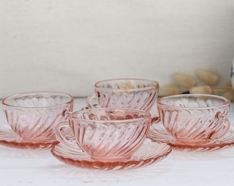 Set of 4 Small French Vintage Arcoroc Rosaline Pink Swirl Coffee Cups and Saucers, Tea cups mugs, 1960s Breakfast, rustic drinkware