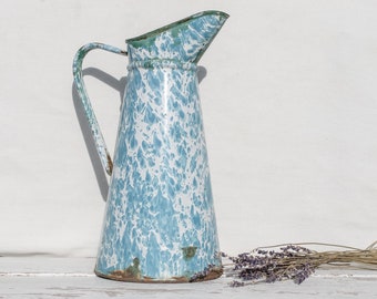 Großer blauer und weißer Emaille-Wasserkrug, französischer Vintage Bauernhaus rustikale Emailleware, emaillierter Broc, Vase, Pflanzenhalter Gießkanne