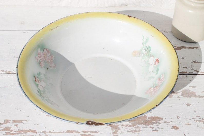 Vintage 1940s French Enameled Washing Set Pitcher and Wash Bowl, Yellow Floral Enamelware Vintage Home Decor Rustic Farmhouse image 7