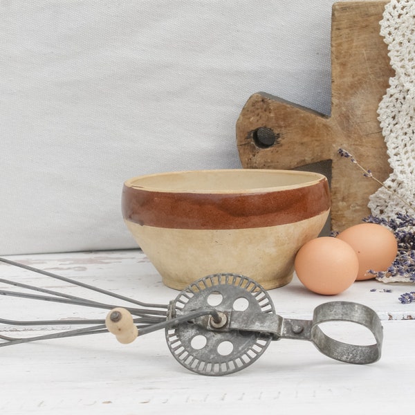 French Vintage 1950s Manual Rotary Egg Whisk, wooden handle, Vintage kitchen Decor utensils tools egg beater, rustic kitchen Farmhouse