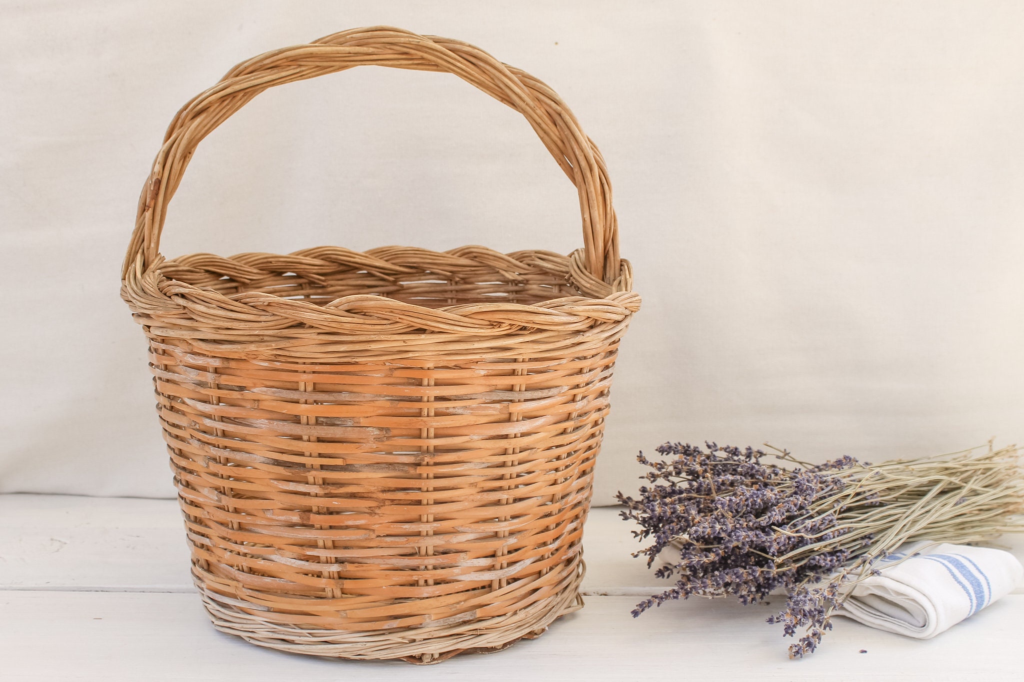 フランスのアンティークマーケットバスケット、ヴィンテージウィッカー