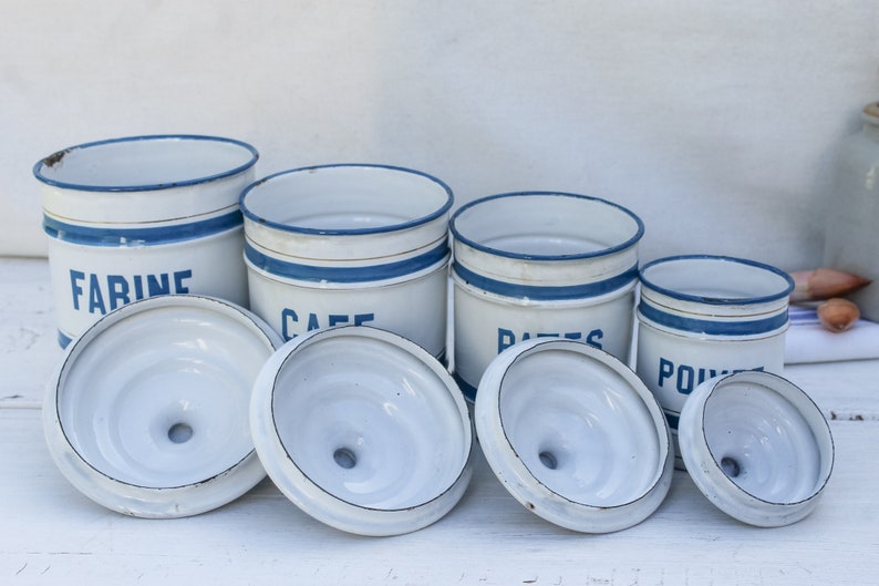 vintage Labeled Kitchen Canisters, St Gervais Blue & White Pots de cuisine émaillés Décor rustique Pot de farine, Poivrier, Pot de pâtes, Cafetière image 9