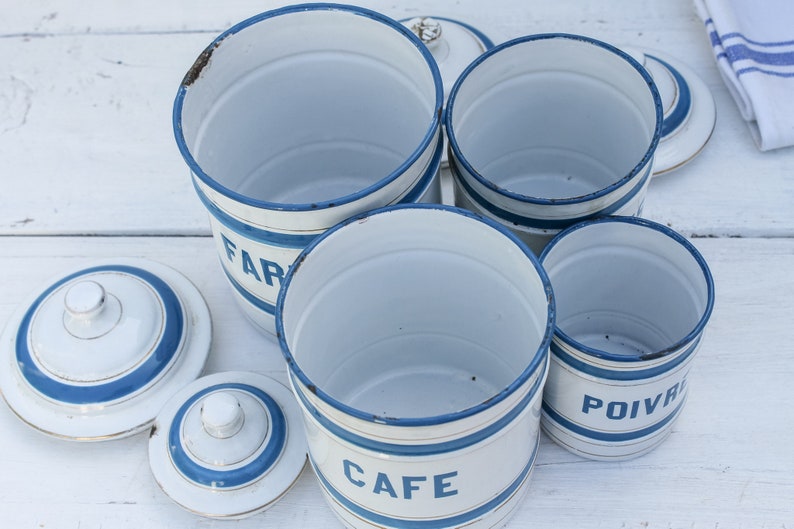 vintage Labeled Kitchen Canisters, St Gervais Blue & White Pots de cuisine émaillés Décor rustique Pot de farine, Poivrier, Pot de pâtes, Cafetière image 5
