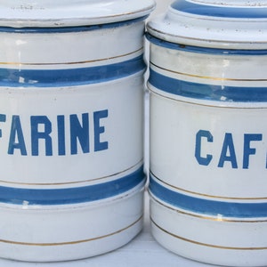 vintage Labeled Kitchen Canisters, St Gervais Blue & White Pots de cuisine émaillés Décor rustique Pot de farine, Poivrier, Pot de pâtes, Cafetière image 2