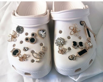 Set di ciondoli per scarpe da 13 pezzi, strass Charms Pack Flower Letter Shoe Accessories Fits for Croc Clog Sandals Decoration for Girls Adult Women