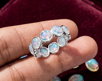Anillo de eternidad de plata de ley 925 con ópalo, banda completa con ópalo de fuego ovalado, joyería de piedra natal de octubre.