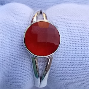 Anillo de ónix rojo natural, anillo de plata con piedra preciosa redonda, anillo hecho a mano, anillo de cóctel, regalo para ella, anillo de promesa, anillo bohemio, anillo de declaración de plata 925