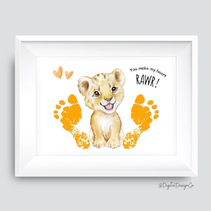 Você faz meu coração RAWR, arte artesanal com pegada de leão para crianças, bebês, presentes para mamãe, papai, avós, lembrança de memória, cartão DIY, para impressão