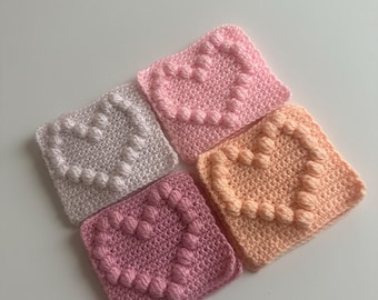 Cuadrados de crochet con forma de corazón para unir: recuerdo hecho a mano para bebé de la UCIN (juego de 2)