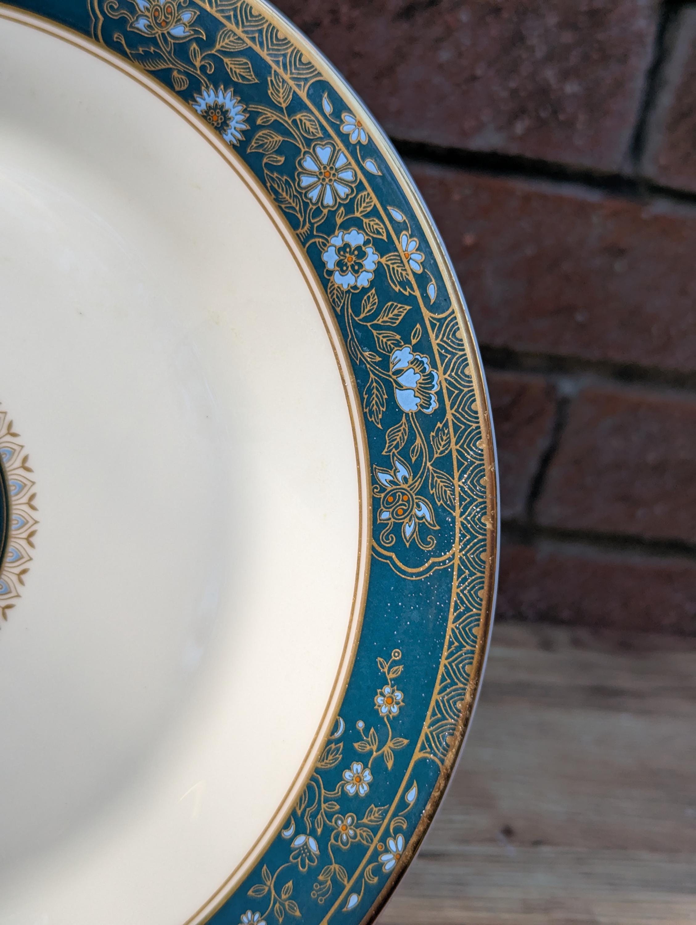 ロイヤルドルトン CARLYLE ランチョンプレート ボーンチャイナ H5018