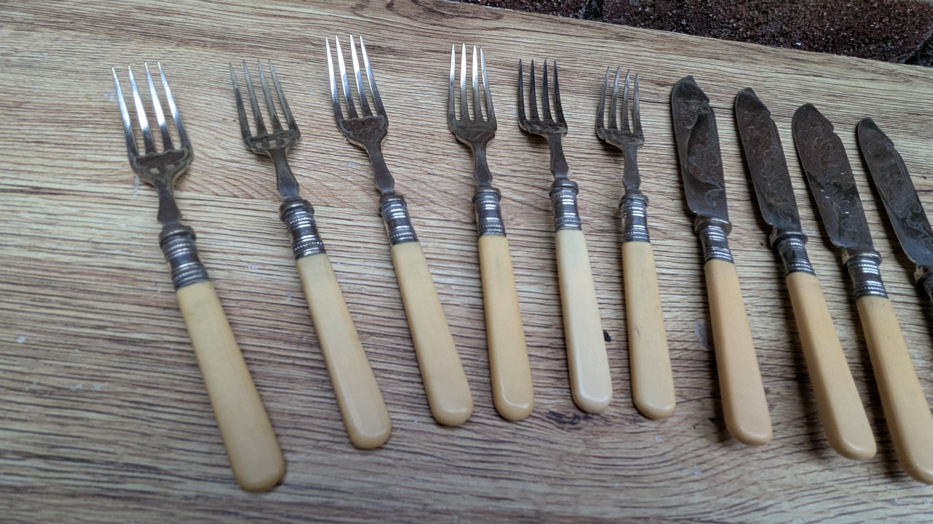 Antique Edwardian EPNS Fish Cutlery Set – 6 Knives & 6 Forks With