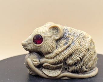ヴィンテージ 骨彫り 根付 猿と桃の置物 29750 - Etsy 日本