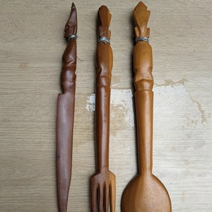 Kenyan Vintage 1960-70&#39;s Retro African Theme Wooden Salad Set