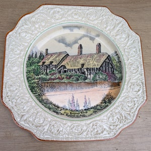 Crown Devon Fieldings Olde England Plate - Ann Hathaway&#39;s Cottage Stratford Avon