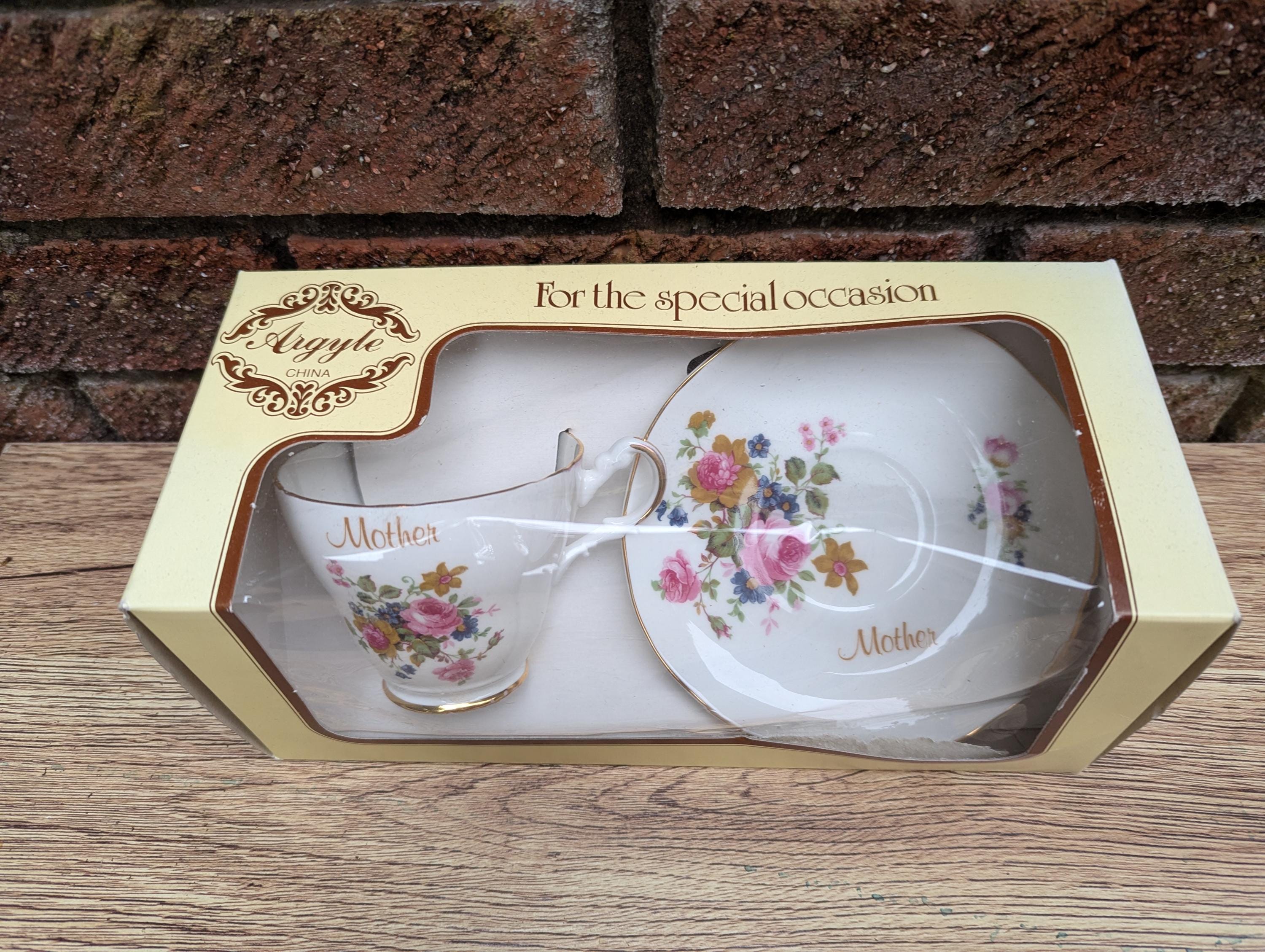 ペアゴプレット！、英国！新品、、。Bonechina、、。 イギリス製のアーガイル ボーンチャイナ マザー カップ アンド