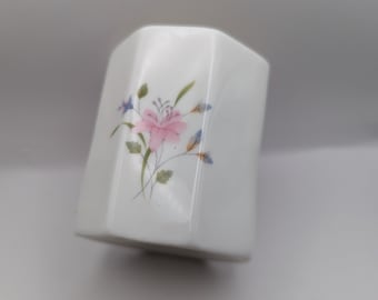 Pretty little Leekbrook Ceramics bone China octagonal container