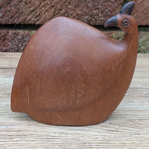 Escultura de gallina de Guinea danesa de teca de mediados de siglo, tallada a mano, estilo escandinavo moderno, 1965