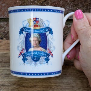 Tazza per il Giubileo di Diamante della Regina Elisabetta II – Hingtons Fine Bone China England