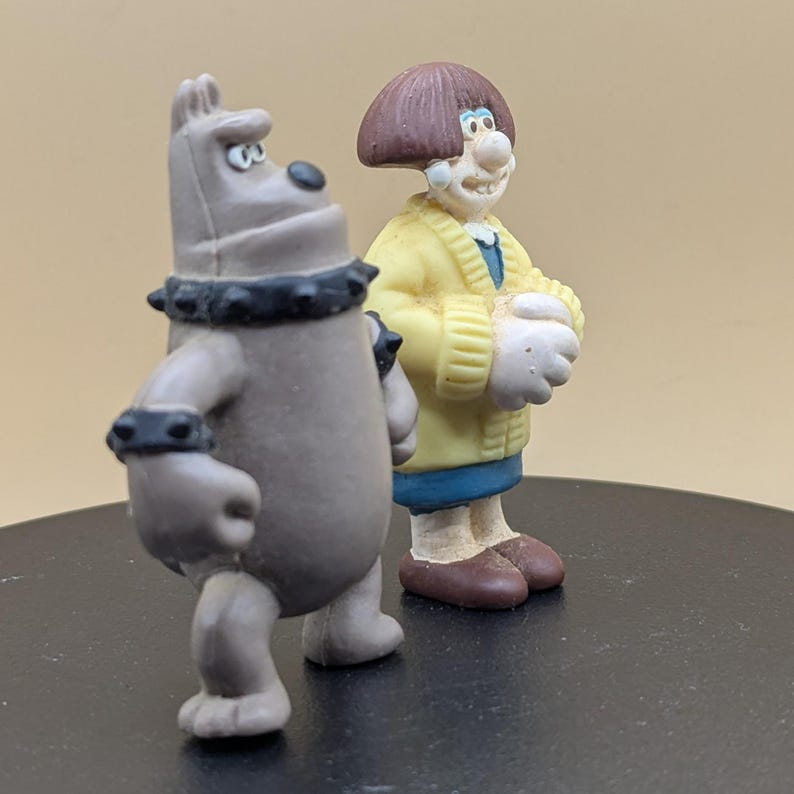 Wendolen Ramsbottom Wallace & Gromit PVC Figures – Preston the Cyberdog and Wendolene ...