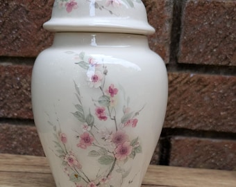 中国康熙帝の青白陶器の梅蓋壺 - Etsy 日本