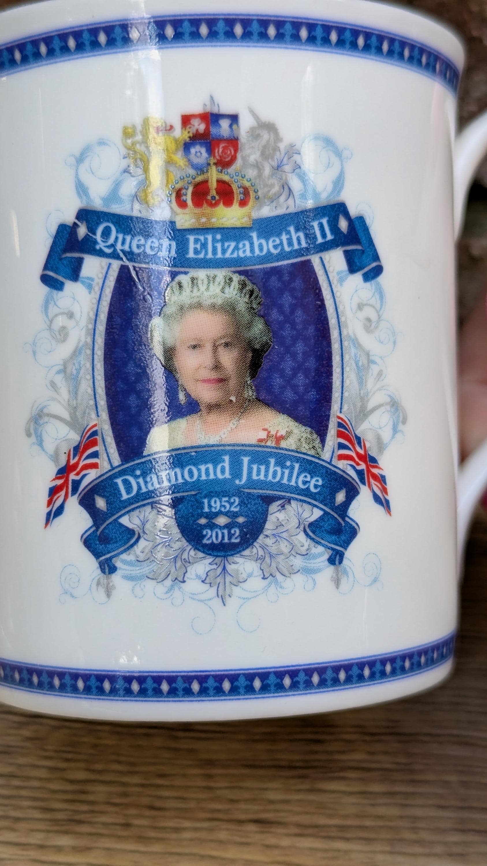Queen Elizabeth II Diamond Jubilee Mug – Hingtons Fine Bone China
